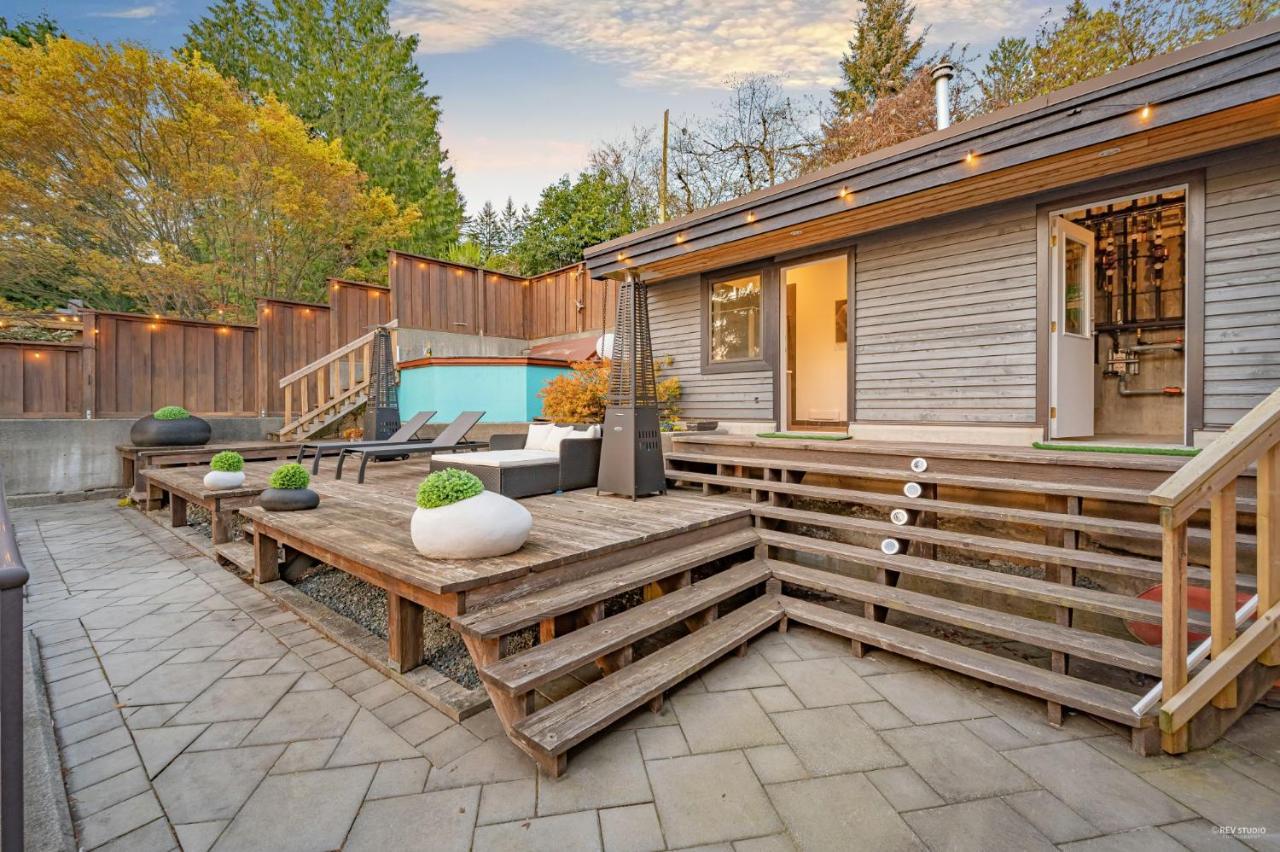 Grouse Cheerful Large Private Bedroom, Bath, Shared Deck, Pool, Hot Tub North Vancouver Exterior photo