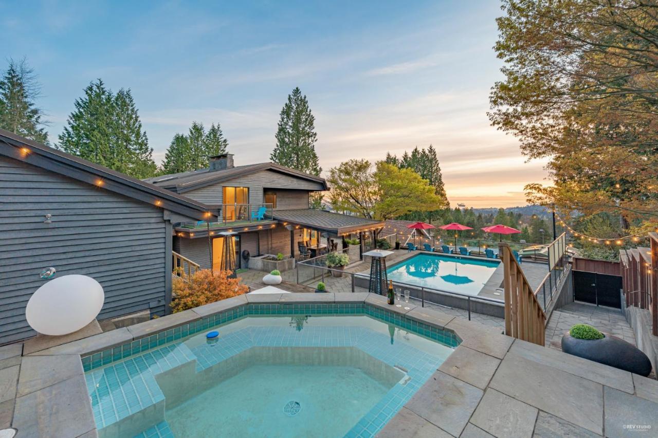 Grouse Cheerful Large Private Bedroom, Bath, Shared Deck, Pool, Hot Tub North Vancouver Exterior photo