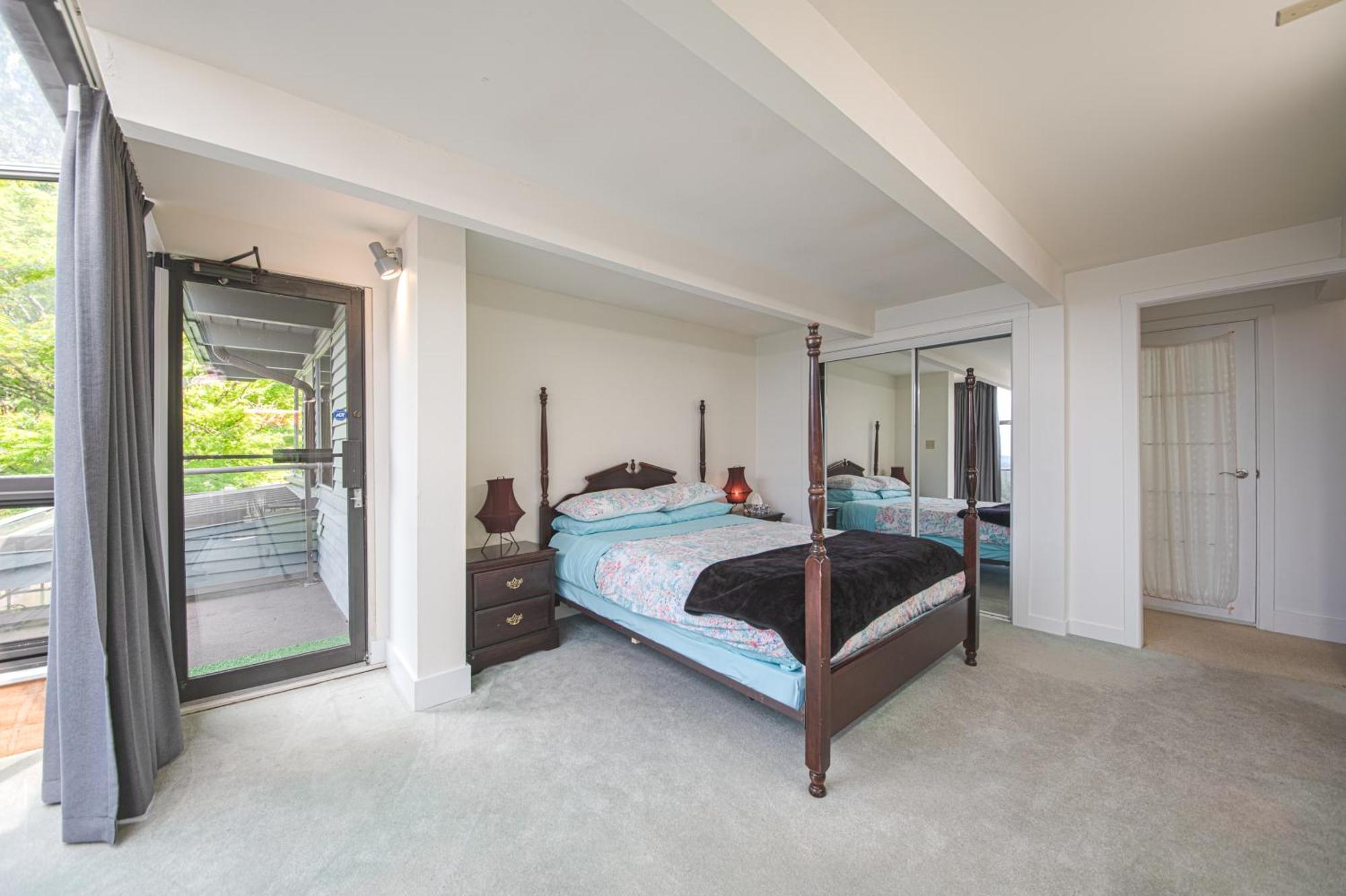 Grouse Cheerful Large Private Bedroom, Bath, Shared Deck, Pool, Hot Tub North Vancouver Exterior photo